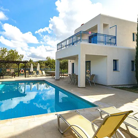 Azzurro Luxury 5* פאפוס