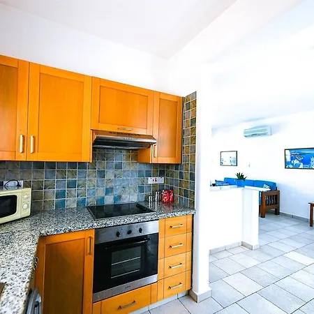 Sanders Azzurro Villa Paphos