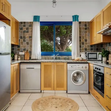 Hotel Azzurro Luxury Paphos