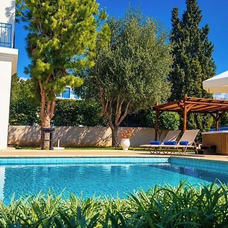 Azzurro Luxury Hotel 5*