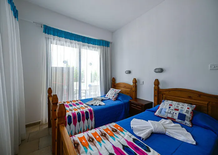 Azzurro Luxury 5* Πάφος