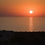 Azzurro Luxury מלון פאפוס